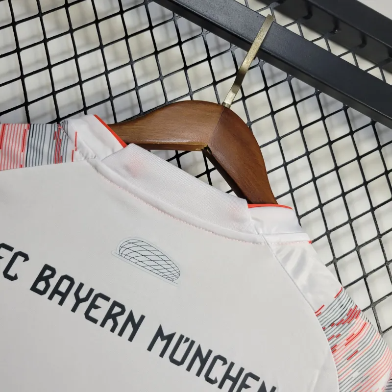 Bayern Munich Harry Kane 9 Women's Away Soccer Jersey 2025-2026