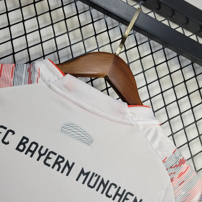 Bayern Munich Harry Kane 9 Women's Away Soccer Jersey 2025-2026