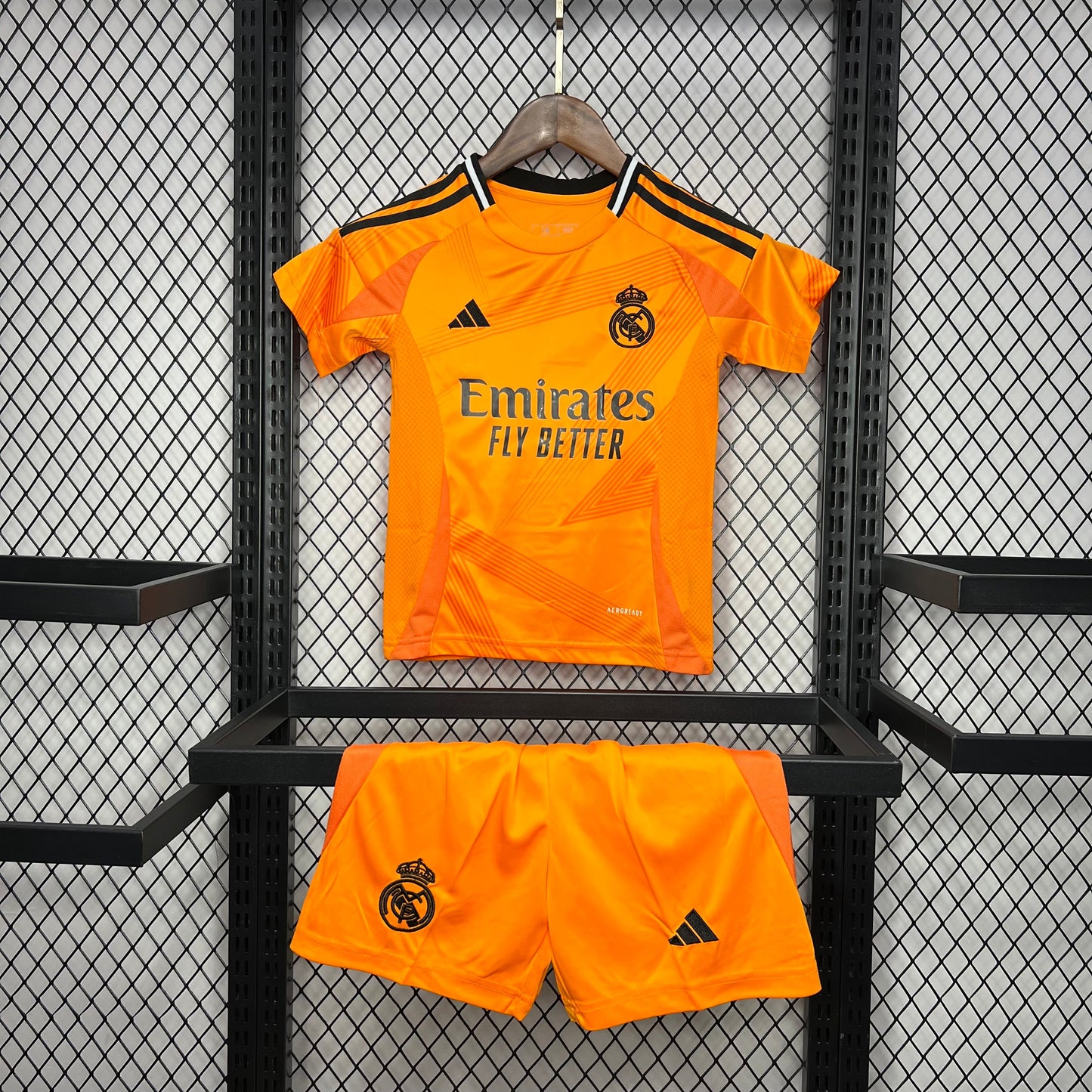 Real Madrid Federico Valverde 8 Away Soccer Jersey Kids Mini Kit 2024/25