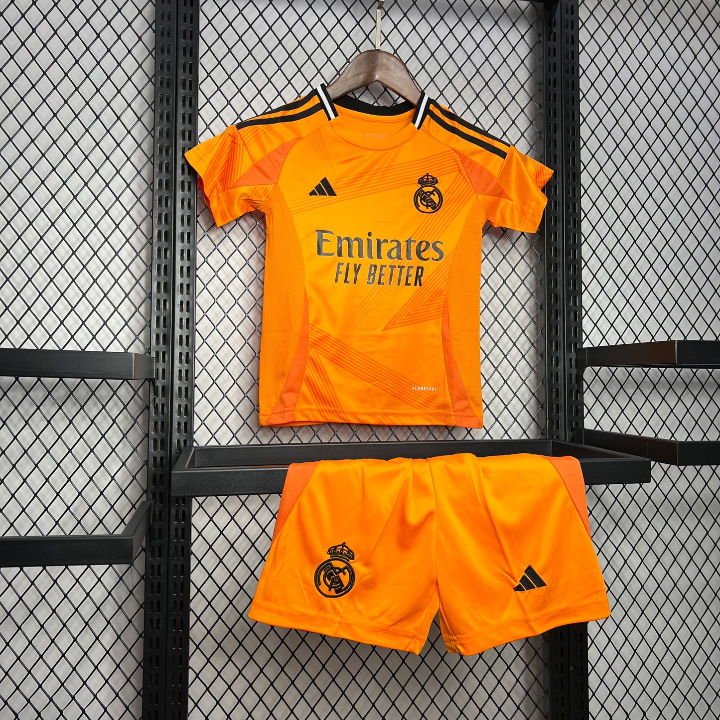 Real Madrid Federico Valverde 8 Away Soccer Jersey Kids Mini Kit 2024/25