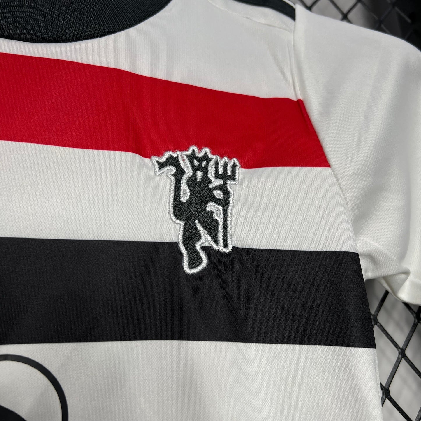 Manchester United Bruno Fernandes 8 Third Kids Soccer Jersey 2024/25