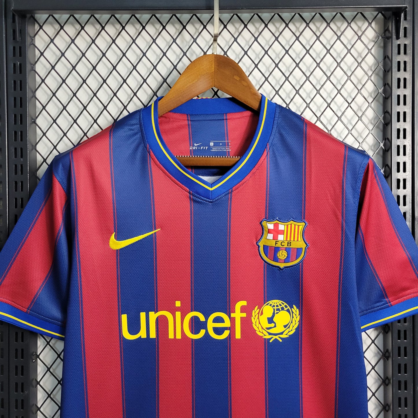 FC Barcelona Lionel Messi 10 Home Retro Soccer Jersey 2009-2010