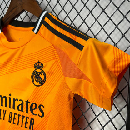 Real Madrid Federico Valverde 8 Away Soccer Jersey Kids Mini Kit 2024/25