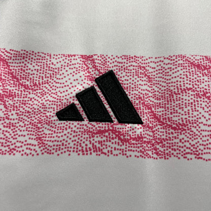 Juventus Cristiano Ronaldo 7 Away Soccer Jersey 2023/24