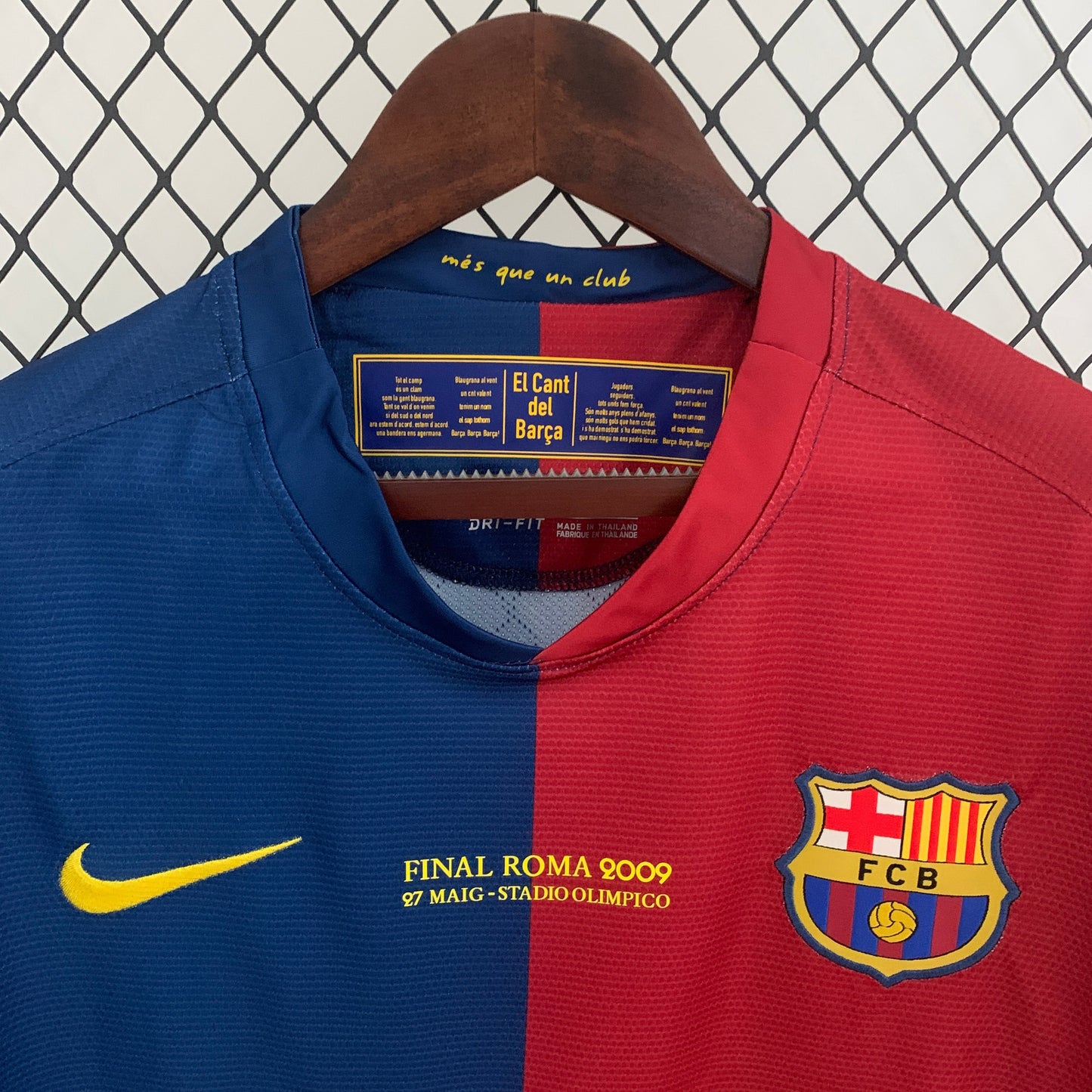 FC Barcelona Lionel Messi 10 UCL Final Retro Long Sleeve Home Soccer Jersey 2008-2009