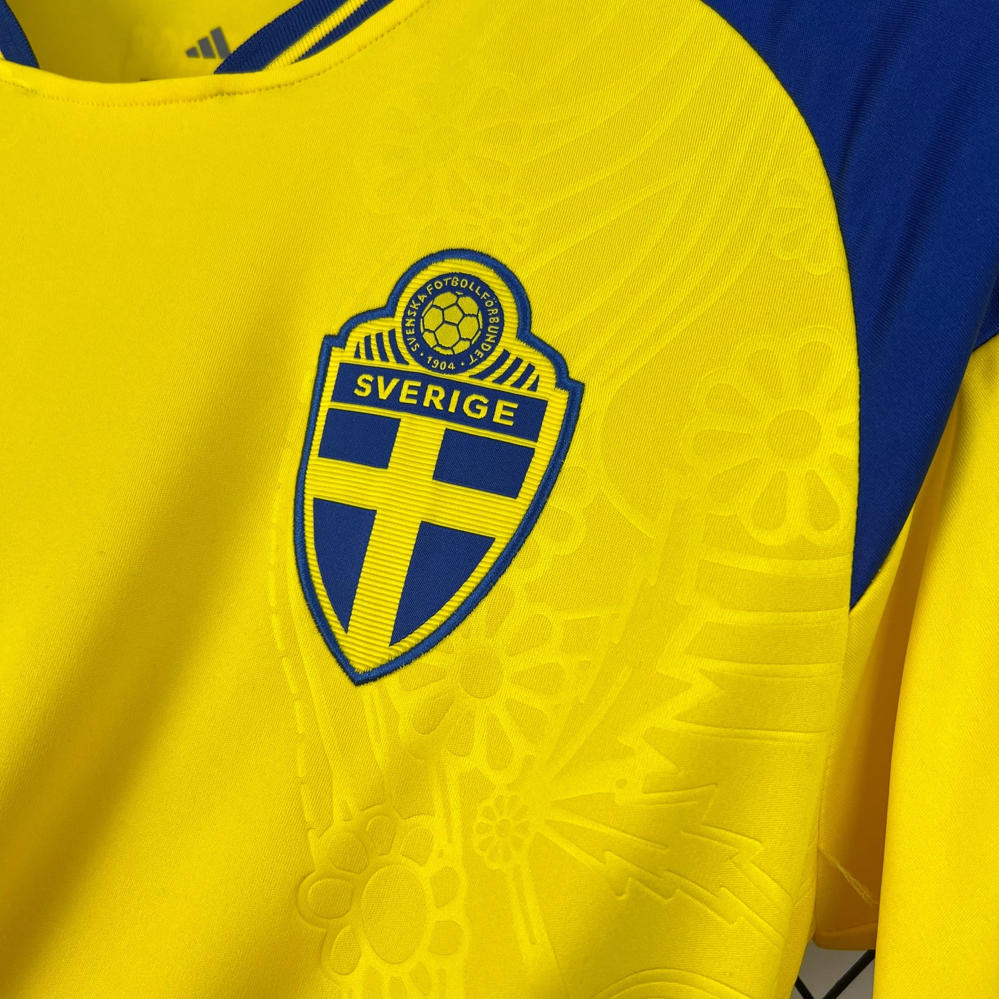 Sweden Henrik Larsson 11 Home Soccer Jersey World Cup 2026