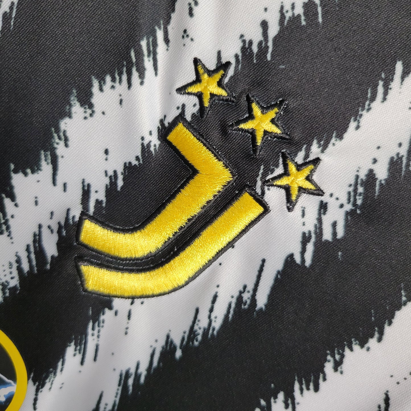 Juventus Cristiano Ronaldo 7 Kids Home Soccer Jersey 2023/24