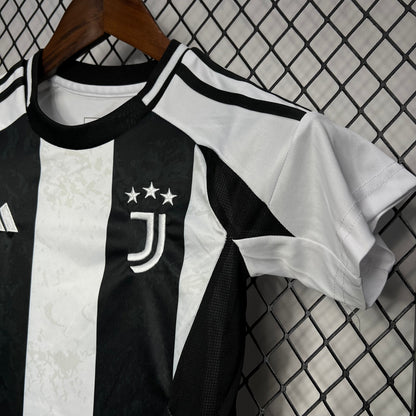 Juventus Cristiano Ronaldo 7 Kids Home Soccer Jersey 2024/25