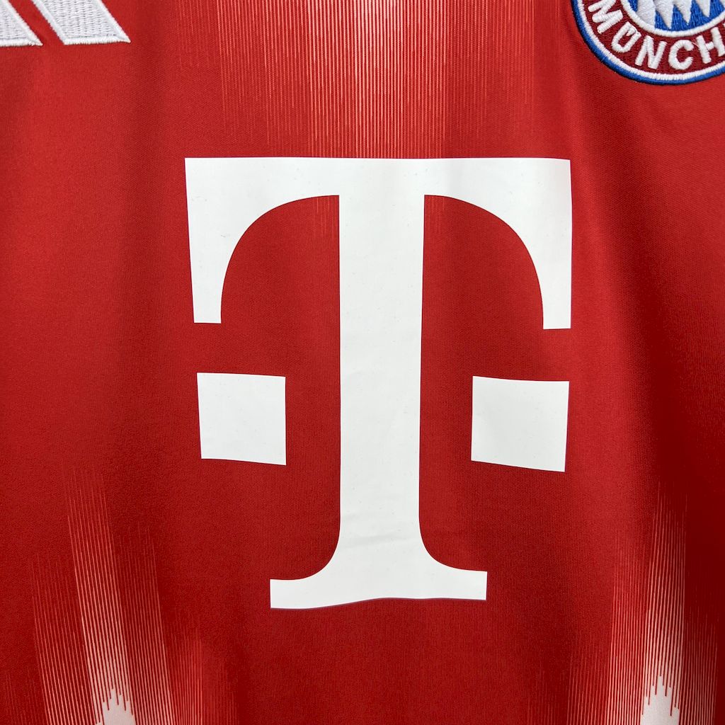 Bayern Munich Harry Kane 9 Home Soccer Jersey 2025-2026