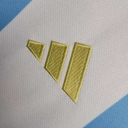 Argentina Lisandro Martínez 25 Home Soccer Jersey 2024/25