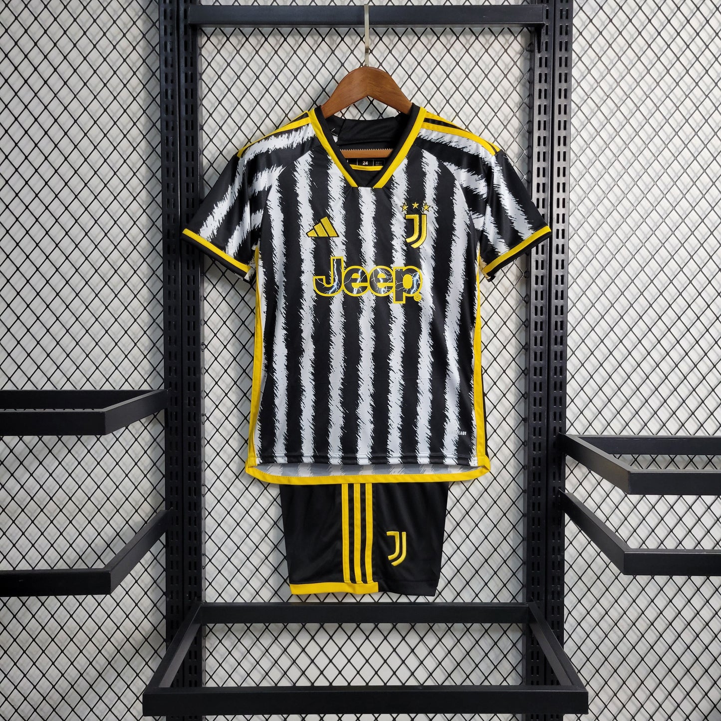 Juventus Cristiano Ronaldo 7 Kids Home Soccer Jersey 2023/24