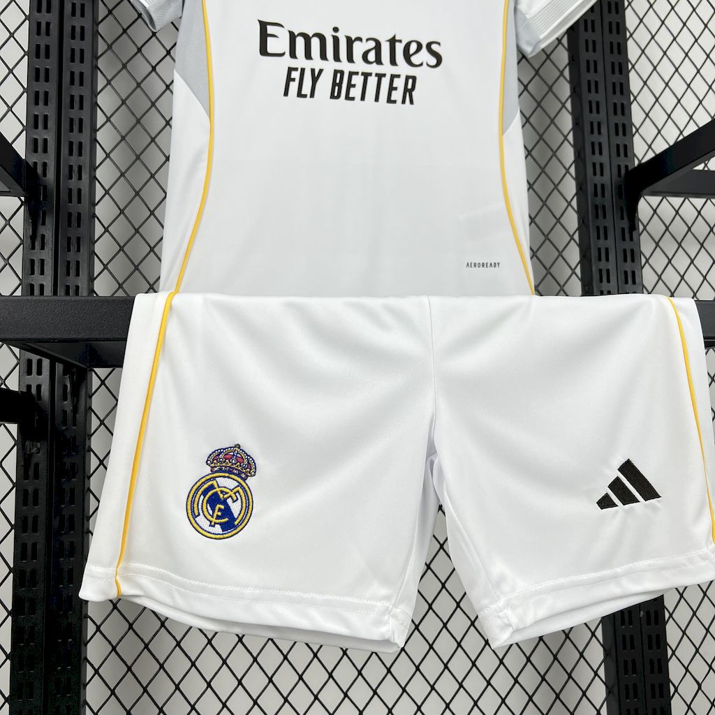 Real Madrid Cristiano Ronaldo 7 Kids Home Soccer Jersey 2025-2026